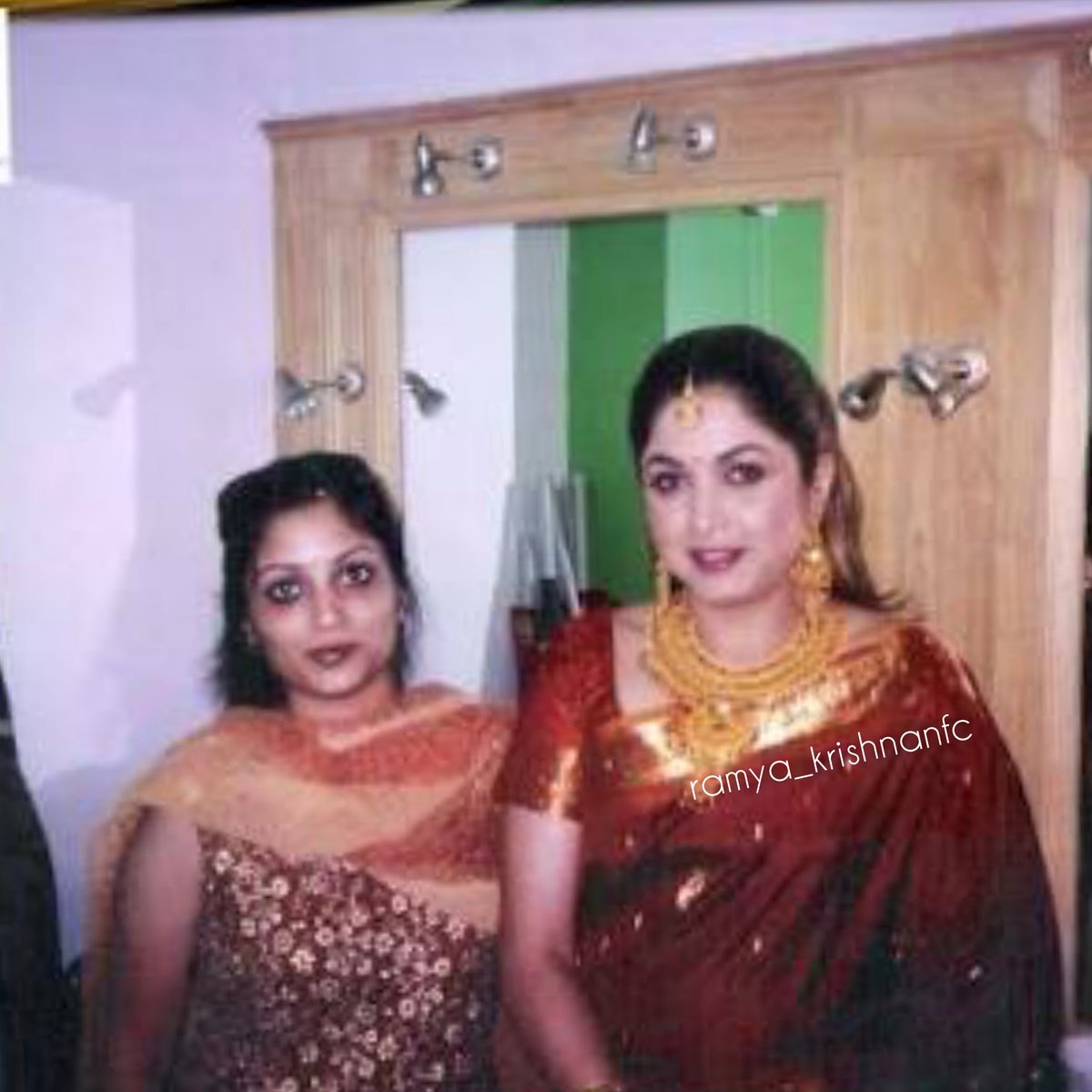 Meg_Prajakta's tweet photo. 😍😍Gorgeously Gorgeous😘
👉 @meramyakrishnan ❤
#Throwback #event #oldpicture #ramyakrishnan #beauty #queen #Tollywood #actress #love😘 https://t.co/2yMwZK6zAZ