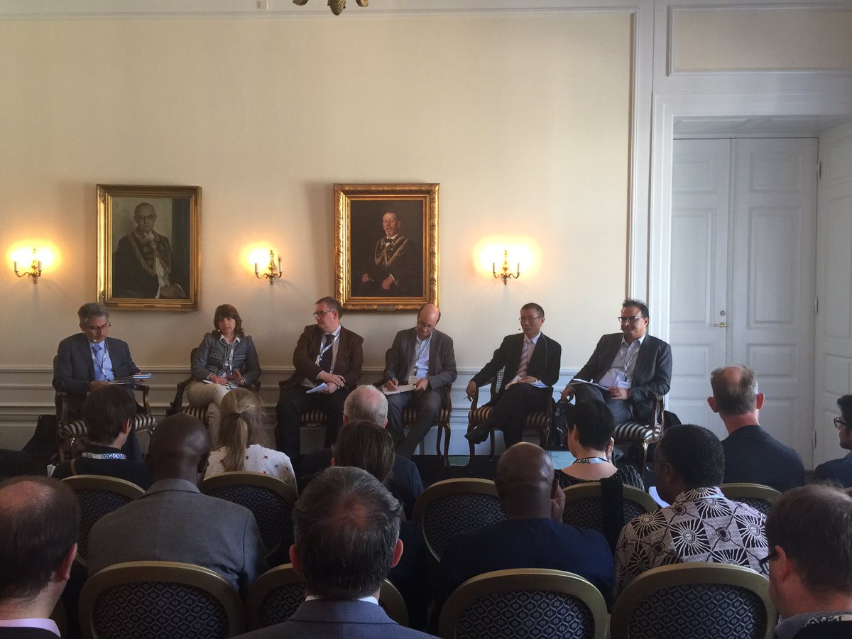 Acceleration of efforts is needed to link small-scale fragmented projects on #EnergyEfficiency in #cities to #finance - Gabriela Prata Dias, Copenhagen Centre <a href="/UNEPDTU/">UNEP DTU Partnership</a>  #EEGlobal