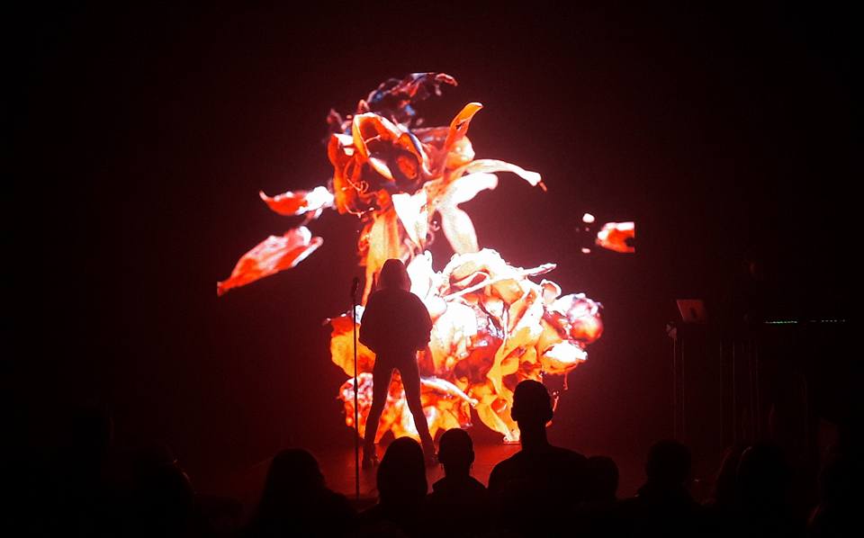 JoyceRoodnat's tweet photo. Wat een ijselijk mooie show van #NaomiVelissariou: #PermanentDestruction. @viarudolphi https://t.co/XfzSFY8zGa