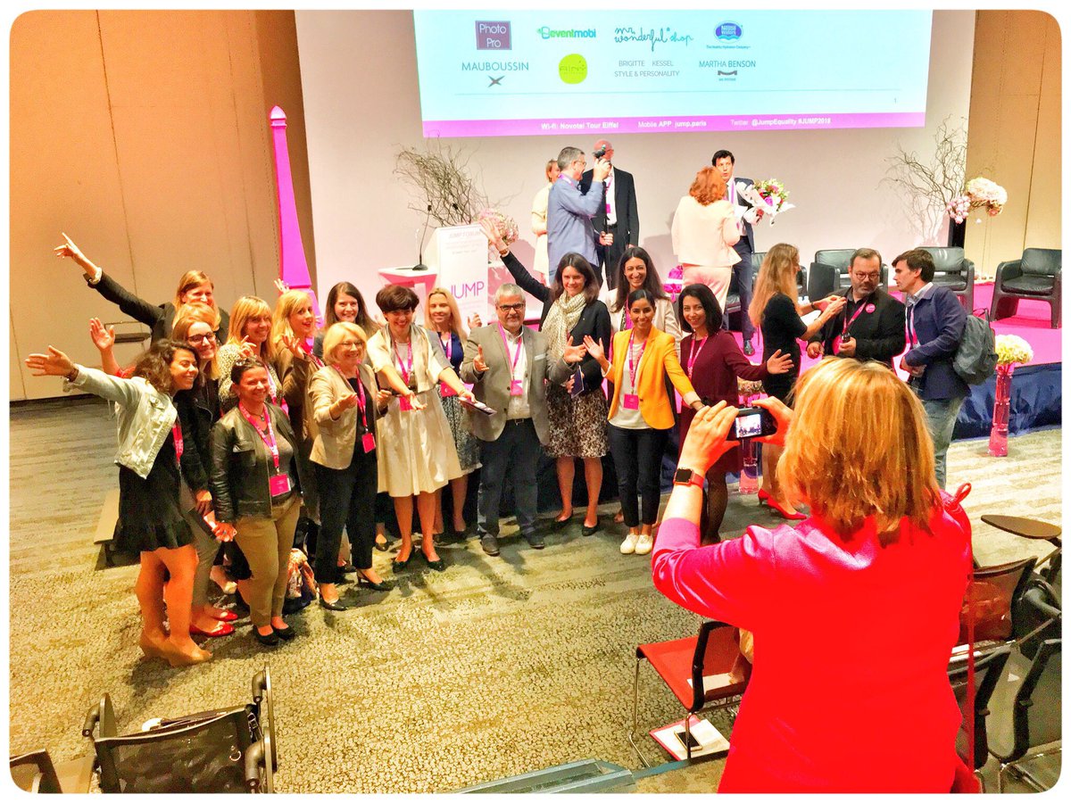voxfeminaassofr's tweet photo. #Jump2018
Cette nouvelle édition parisienne de @JumpEquality démarre en beauté !
Bravo à tous et à toutes 👏
#ForumJump #JumpEquality #menforequality #egapro #VoxFemina #GenderEquality #HeforShe 🚺=🚹 https://t.co/7b2Iaw74LN
