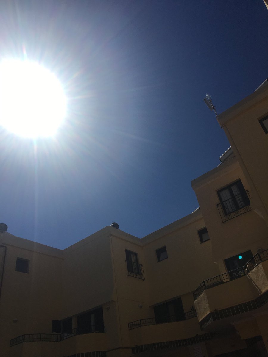 cropper_alison's tweet photo. Gorgeous day ☀️#tenerifesun #hangovercure https://t.co/zFnEngEMOH