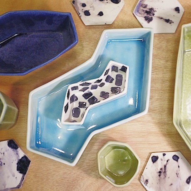 @laurenhb has us stocked with some jaw-dropping geometric table pieces... dishes, cups, coasters, and vases aplenty. Shop her line during our June 2 grand opening party, 10am-6pm!
.
.
.
.
.
#shophandmade #madisononthemove #makersgonanmake #ceramics #lakewoodoh #tableware #in…