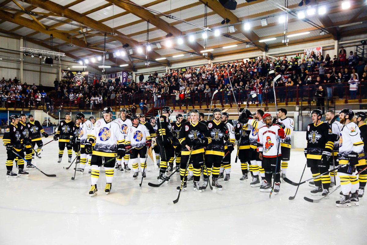 Mcr_Storm's tweet photo. 🐝#ManchesterTogether🐝 - Did you attend the #WeLoveMCR #ForManchester charity hockey game last year? What was your favourite memory of it? Let us know below! #DontLookBackInAnger #WeAreManchester #ForThe22 https://t.co/fERlQgo2Ff