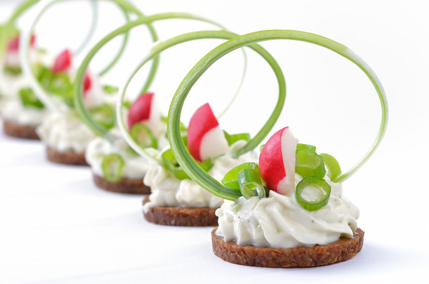 FFGCatering's tweet image. Os presentamos uno de nuestros nuevos canapés: Bocaditos con queso crema especiado, puerro y rábanos. ¡Una delicia!
#catering #cateringmadrid #catering2018 #cateringservice #food #foodie #foodlovers #foodaddict #foodphoto #foodpic #gastronomia #gourmet #FelizMartes #ffgcatering