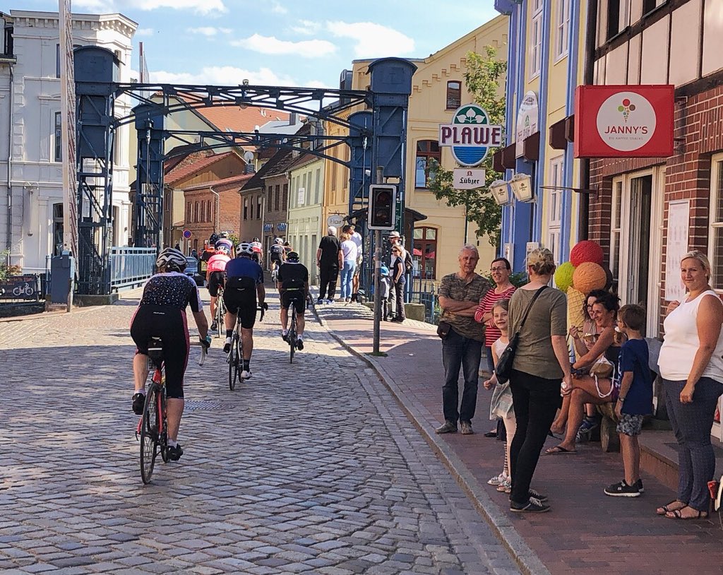 ClubPeloton's tweet photo. Day 2 - 148km | Rostock - Plau am See ✅ • countryside views and cheers from the locals as we arrived in Plau am See! Well deserved early finish. @BCO_UK @HilsonMoran #BCOCycletoBerlin #BCORide2018 https://t.co/oO6oNdiI2d