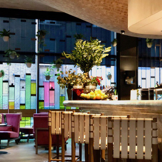 The finest fragrant  lemons from the Sorrento market stalls. Spring doesn’t get better than this.
.
.
.
#Marylebone #bestrestaurant #negroni #italiancuisine #restaurantlondon #foodie #foodies #mixology #cocktails #Italy #amalficoast #lemons #Sorento #italianrestaurant