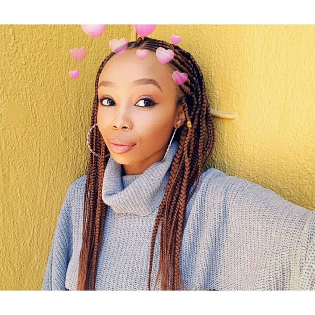 CandieModiselle's tweet photo. Greetings from my fivehead 😂💕 https://t.co/XwC6fxkNUd