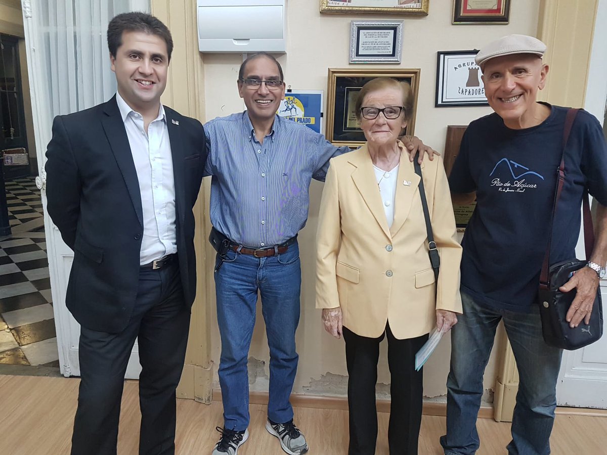 ERamosVerde's tweet image. Felices 53 años Agrupación de Atletas del Uruguay. !!!!! Honor absoluto pertenecer a esta entidad!!! @UyDeporte @PAIS52FA @FCaceres2011 @camaraceleste @arrillagae @VillaEspOficial @MiguelFNogueira @yiselamoreira @losrojos2006 @CimarronesC