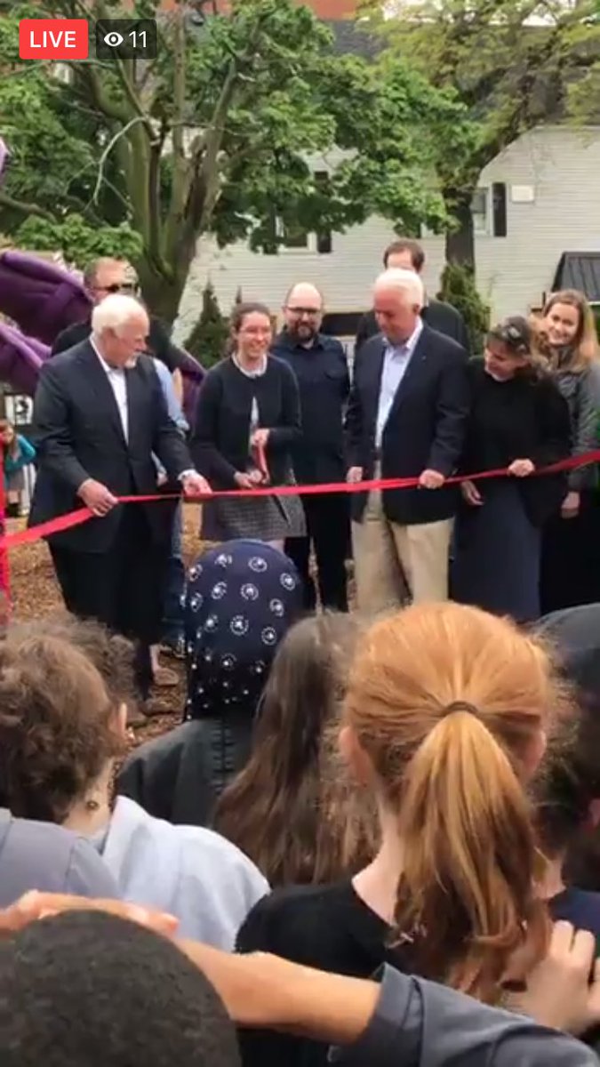 SMS_Chicago's tweet photo. Ribbon cutting at our new playground! Thanks @kaboom @40thWard #CPD https://t.co/ory8D1wK1U