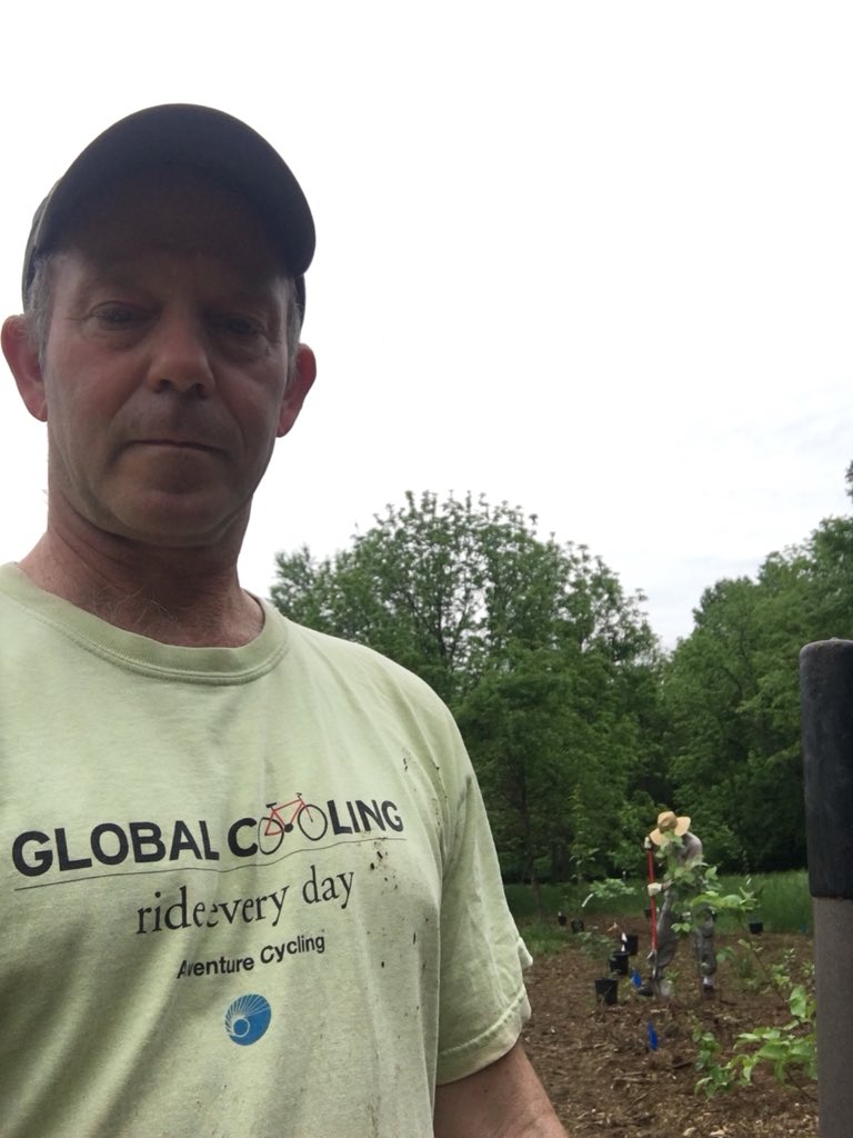 mckayjenkins's tweet photo. Another 45 native trees planted in place of a jungle if invasives in central #Maryland. Great to be part if a team of #MasterNaturalists and #MasterGardeners.. https://t.co/bNCQIiAdZB