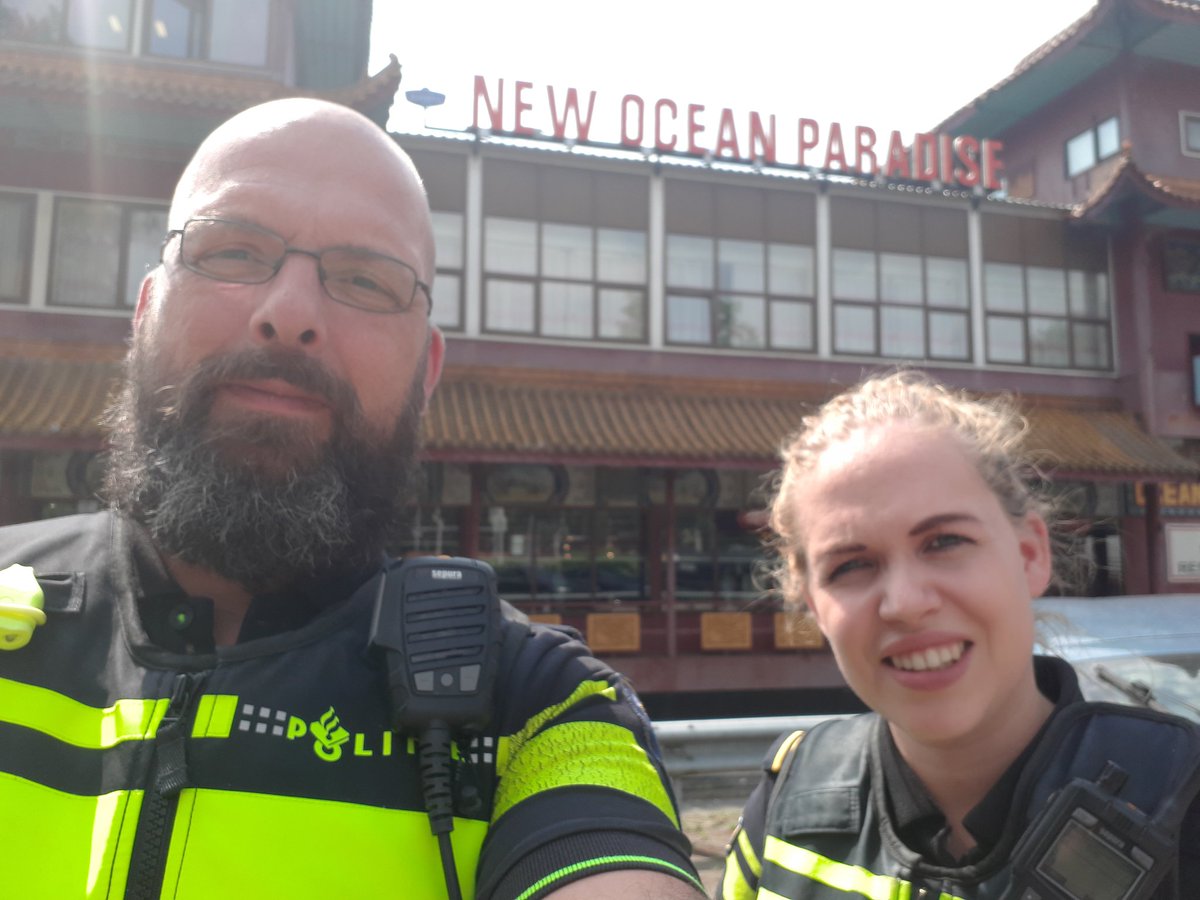 WA_Dijkz_NieWer's tweet photo. Samen met de nieuwe wijkagentexpert Dennis de wijk in. #netwerk #opbouwen Vandaag bij de Harbour club geweest en de Chinese boot. https://t.co/Hbiytw4ctI