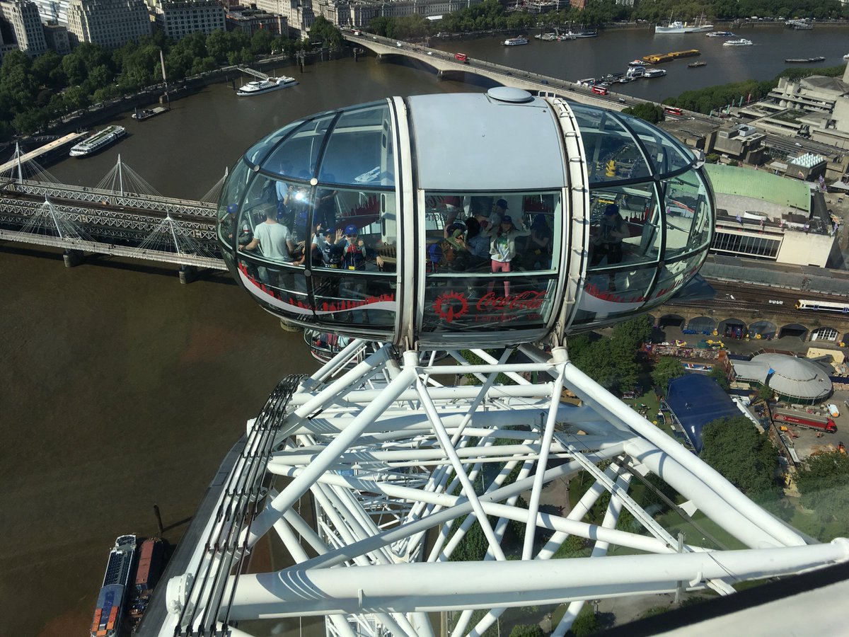 ashbycofe's tweet photo. London Eye was amazing- great views in the sunshine. Rainforest Café next 😋 https://t.co/d9VmYNFnsq
