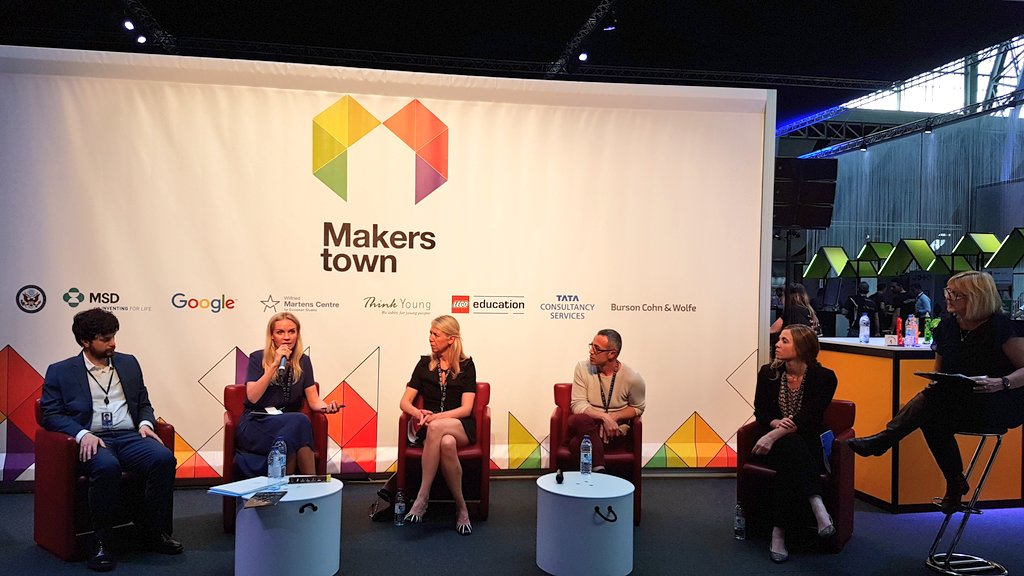 People in #Europe are making use of the #MobileEconomy in unprecedented numbers, but 40% of #EU citizens still lack basic #digitalskills, says @AuraSalla of @ECThinkTank at #Makerstown. We need to look outside the bubble & create a whole continent of entrepreneurs!