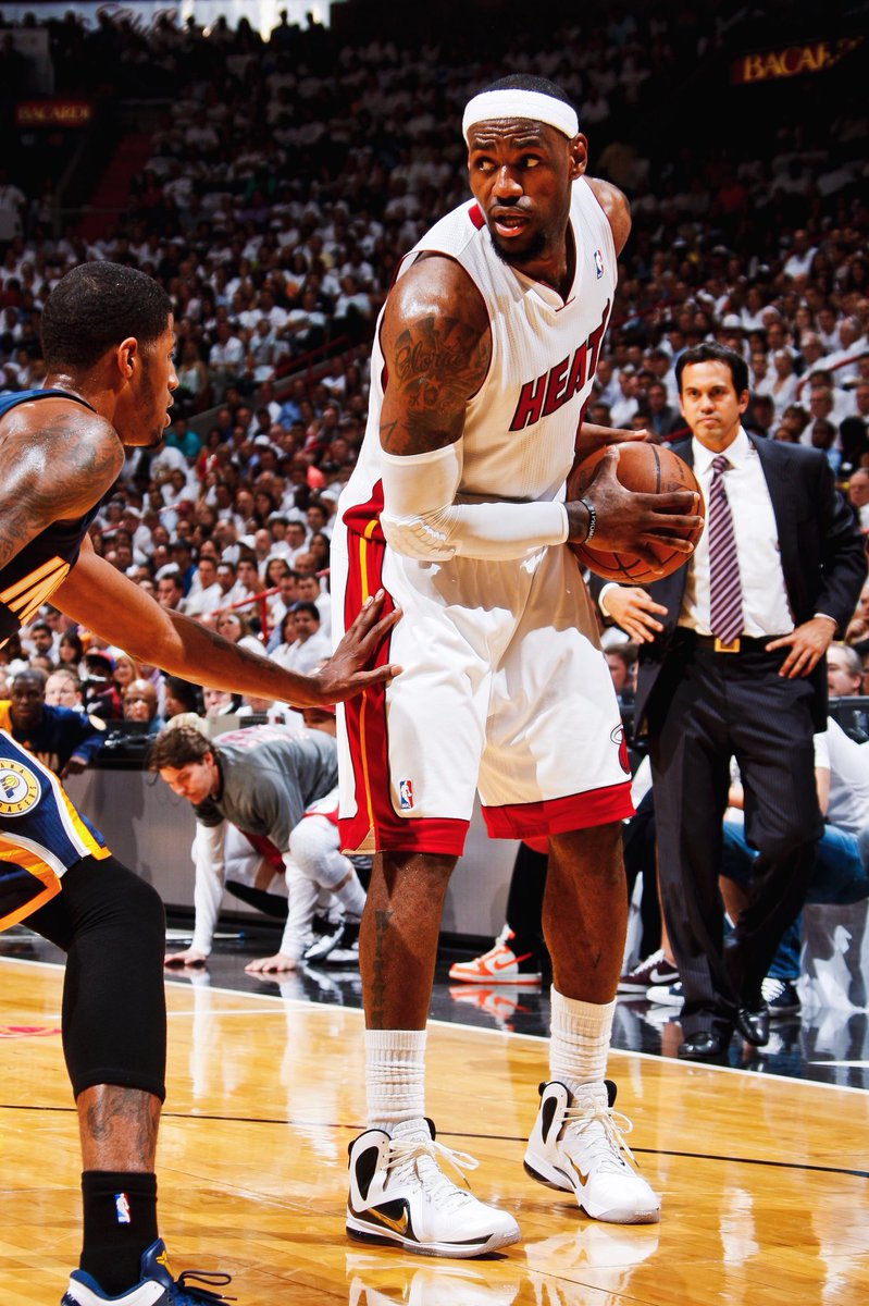 lebron wearing lebron 9