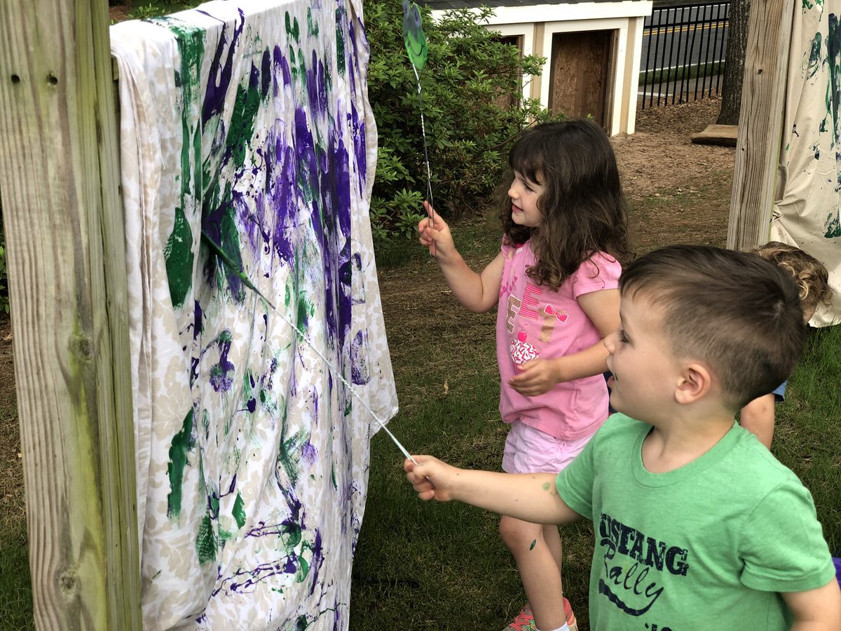 SacevedoMVPS's tweet photo. Fly swatter painting! #mvlittles https://t.co/3oUcORuE0v