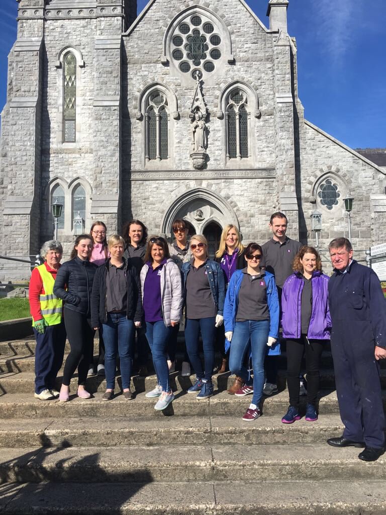 marytattan's tweet photo. Staff @ AIB Charleville supporting Charleville Tidy Towns @charchamber @AIBIreland #backingcommunity https://t.co/4luvhDbFTg