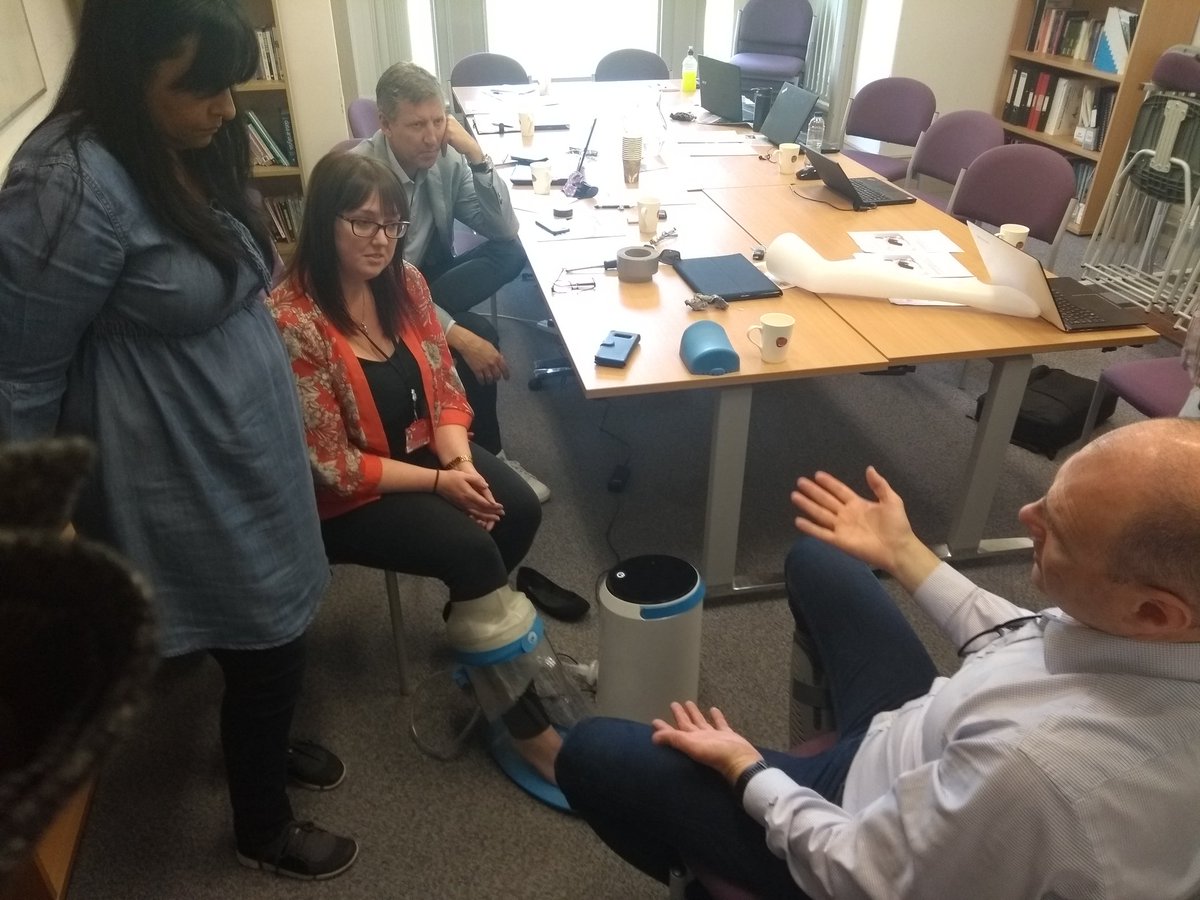 DrNathanBray's tweet photo. A beautiful day in Bangor for the FlowOx project meeting  @DrJoannaCharles @iacob66 @arnar @FarinaHashmi @DrDanParker @ProfRTEdwards @Innokas_  @uoevictory #otivio https://t.co/geee74v8mX https://t.co/ic4Ezgifn9