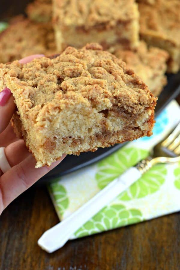 shugarysweets's tweet photo. {NEW} Cinnamon Sour Cream Coffee Cake: perfect in every way! Delicious recipe from the #weekdaybreakfastandlunchescookbook from @BarefeetKitchen https://t.co/PINWGQWToP https://t.co/52PUawOoGe