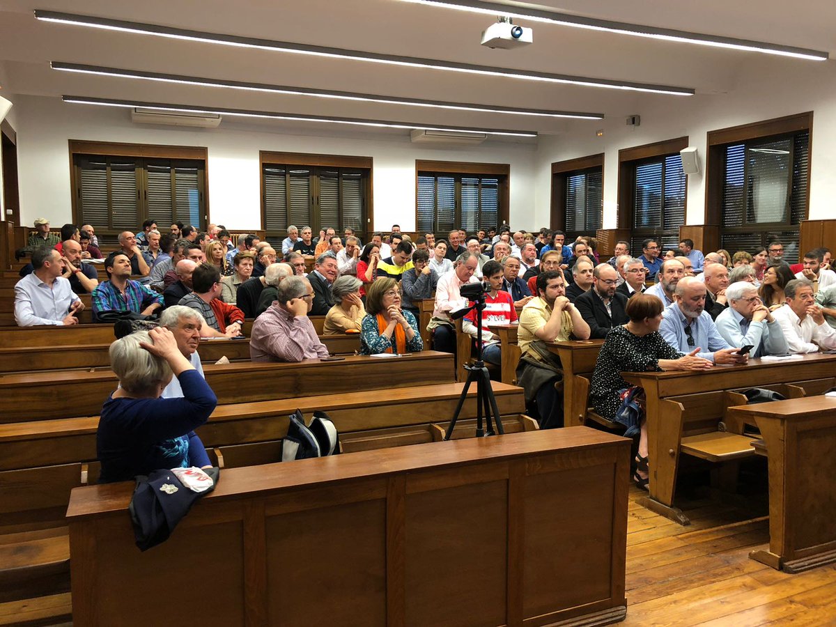 joseangel97's tweet photo. El regionalismo granadino resurgiendo, esto es sólo el principio, ayer logramos llenar prácticamente un aula de 250 personas.
Seguiré y seguiremos luchando porque #GranadaEsGranada https://t.co/UI8YJOgcK5