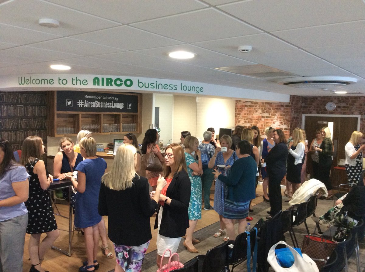 SusieGraySWIISH's tweet photo. Lots of networking ladies here for SWIISH, sponsored by #gfgplasticshull @HamersLaw and @NatWestBusiness held in Hull @Airco_info    This must be #theswiisheffect https://t.co/bLgeufD17z