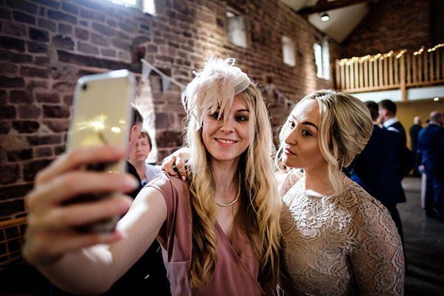 selfie time • #ido #portraits #socality #filmpalette #brideandgroom #natgeoinspires #groom #ig_myshot #togetherweroam #main_vision #magnoliarouge #smpweddings #trashthedress #helloelopement #weddingphotography #adventuresession #adventuresession #adv… ift.tt/2s2BClj