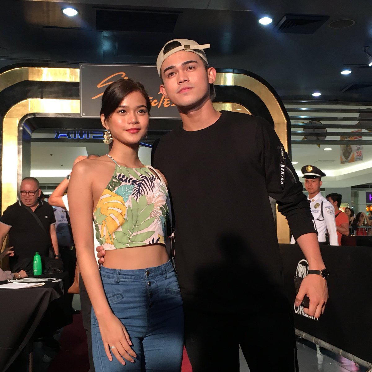 SM_Cinema's tweet photo. Maris Racal and Iñigo Pascual at the #SoConnectedRedCarpetPremiere! #SoConnectedAtSMCinema https://t.co/FAElJvVgdi