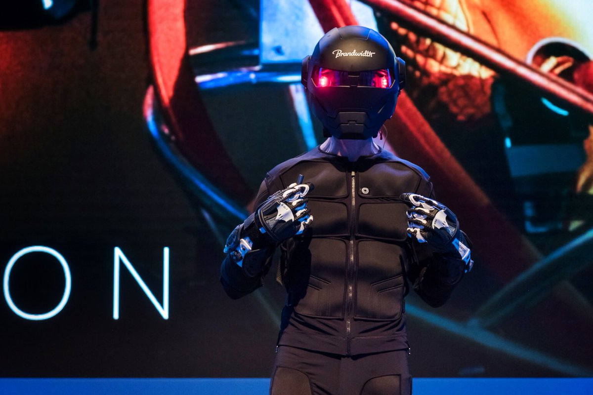 activrightbrain's tweet image. #CUBETechFair - the conference that keeps on giving! Today’s selection of awesome photos by the superstar @sensorpunk from my closing keynote in Berlin... #XR #VR #AR #AI #Wearables #Mobility #IoT #Design #Innovation