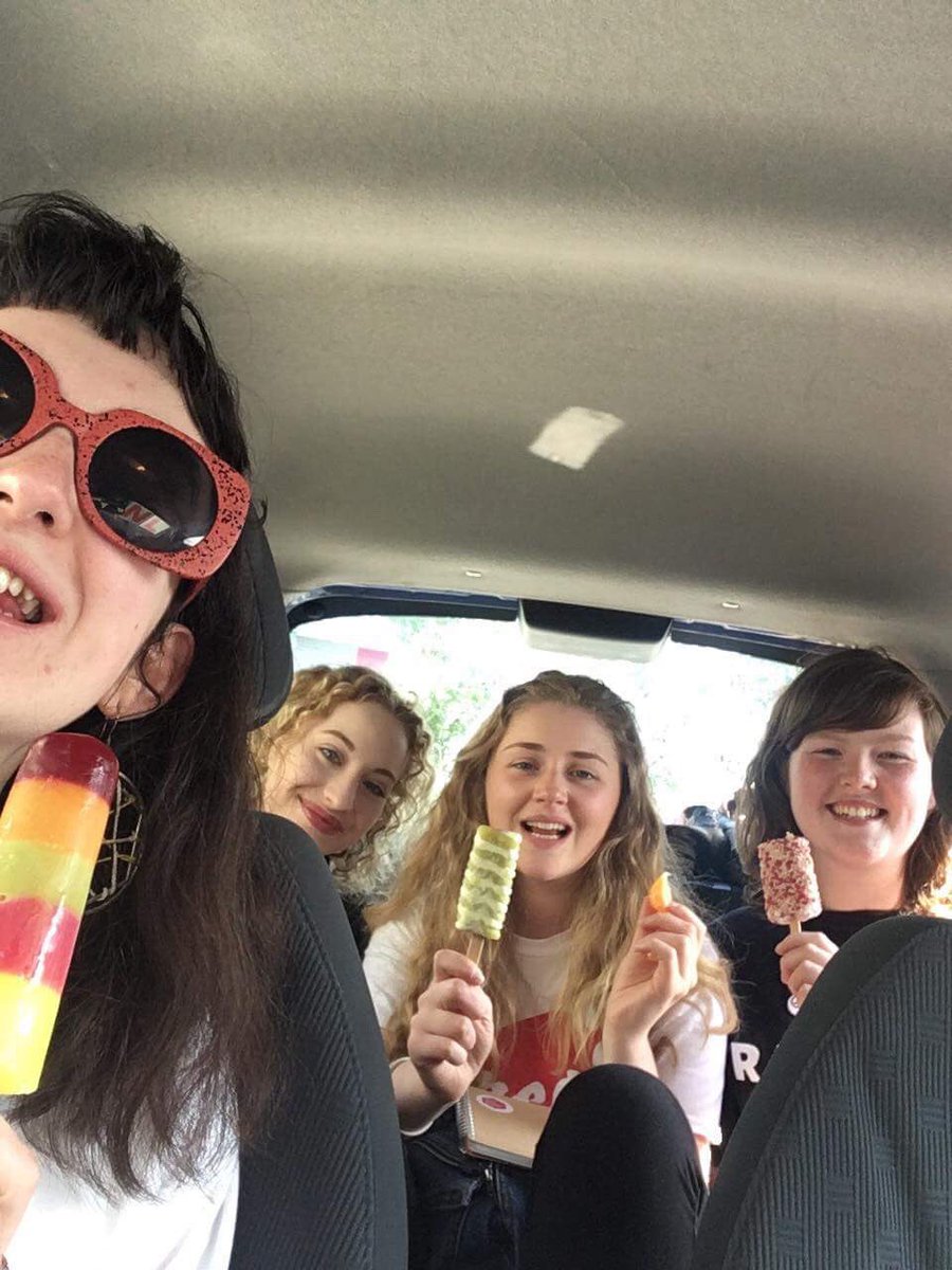 E_dayEccentric's tweet photo. Ice creams for choice! Half of @banbhatc enjoying the sun on the way to Cork. #Together4Yes #Repealthe8th #IceCreamforChoice https://t.co/5QPOCUXMAh