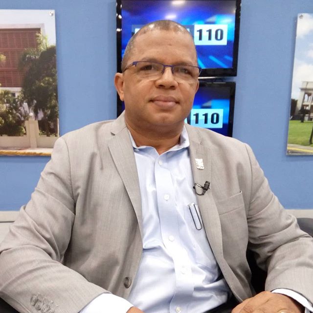 José Mateo, director de calidad de aguas de la CAASD dlvr.it/QThYnt