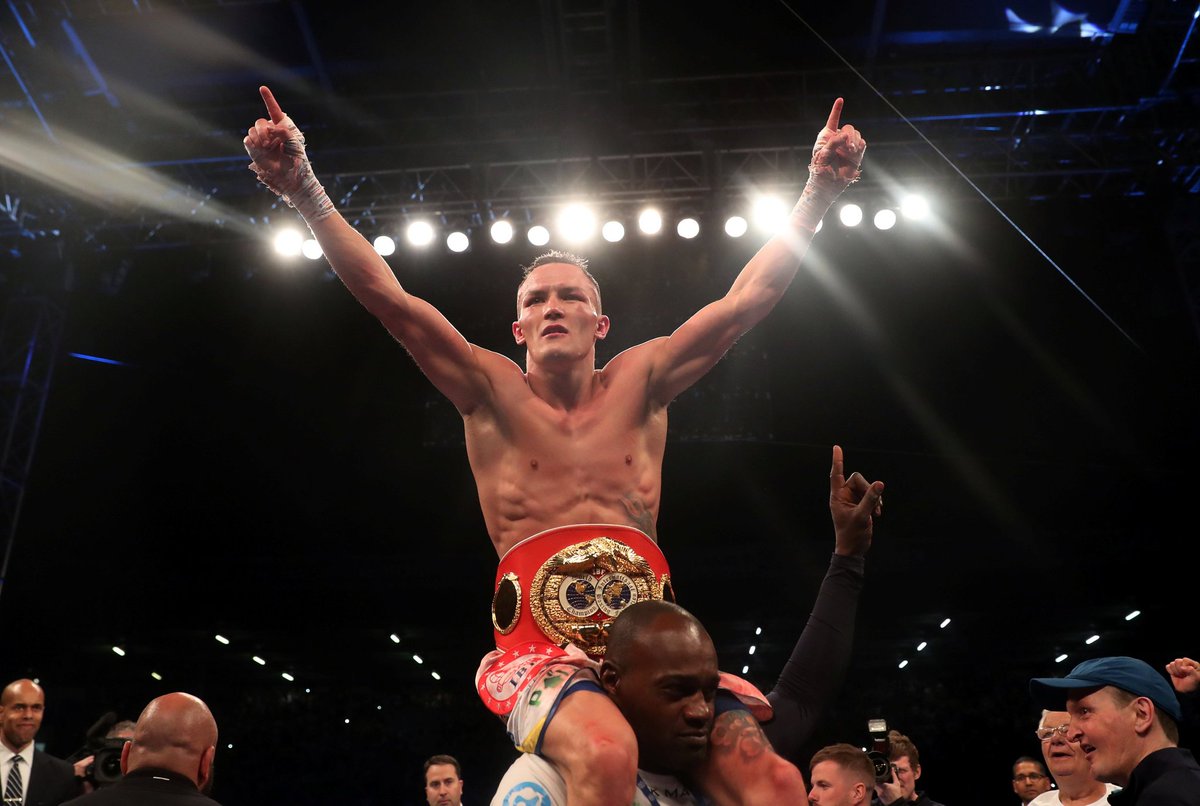 JamesMorr1s's tweet photo. What a man, what a night. 
Unbelievable support the other night and proof of where determination gets you 🥊 

Massively deserved world champion @J_Warrington #AndTheNew https://t.co/62QYKhaPa2