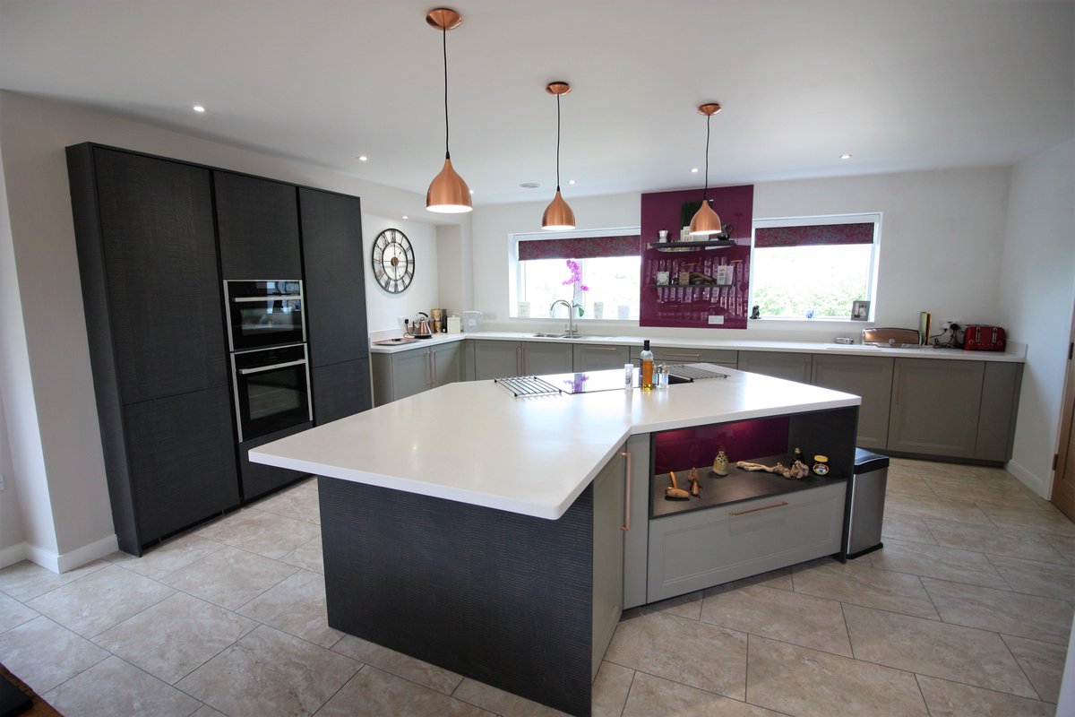 kslsudbury's tweet photo. We have more happy customers! Take a look at this stunning #kitchen #design for a new build property in Bury St Edmunds. https://t.co/kPDf3D0D9b #interiordesign #gorgeouskitchen https://t.co/RriyEZrGVq