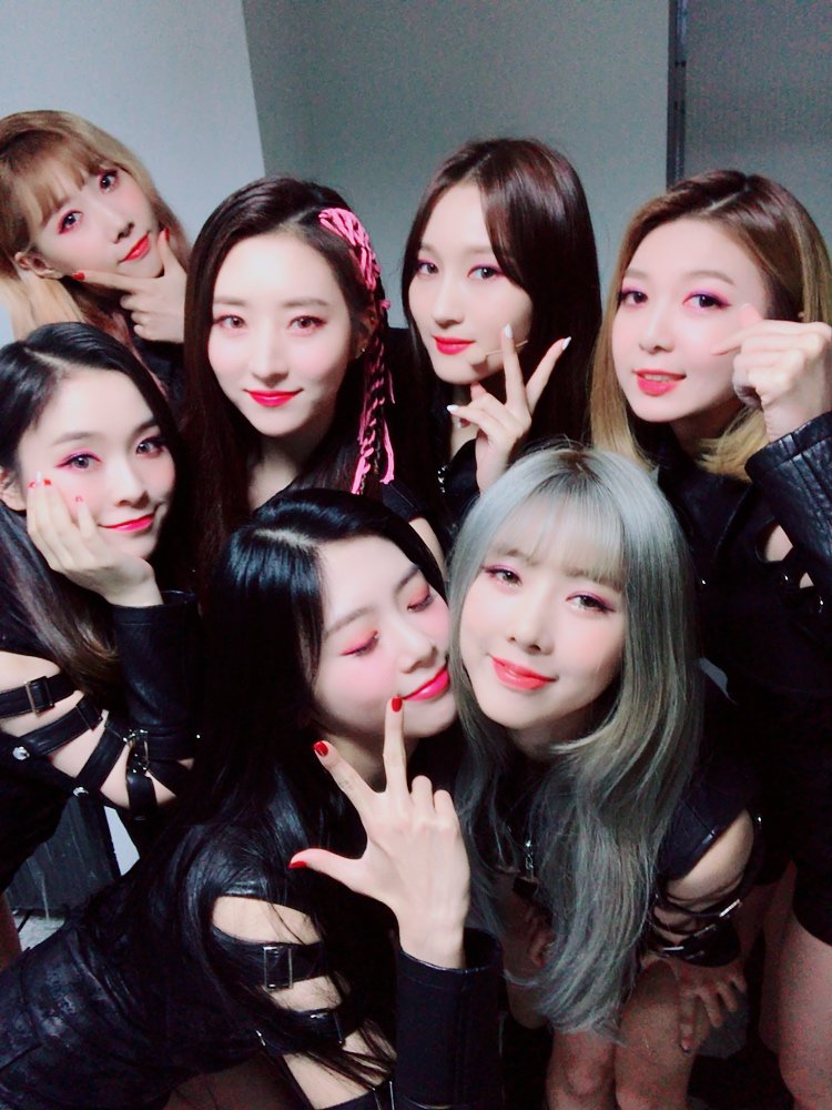 [#드림캐쳐] 썸냐들~~~ 오늘 아침 일찍부터 응원 소리 크게 해주공!! 비 와서 힘들텐데 응원 열심히 해줘서 고마워여ㅠㅠ 데뷔하구 첫 1위 후보였는데 썸냐들과 함께여서 정말 좋았구! 앞으로도 우리 볼 날이 많으니깐 평생 사랑합시당💕💕
#Dreamcatcher