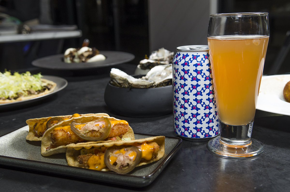 We offer an extended Social Hour from 4pm - 7pm Monday - Friday featuring burgers, tacos, flatbreads, and bubbles‼️  #maison208 #socialhour