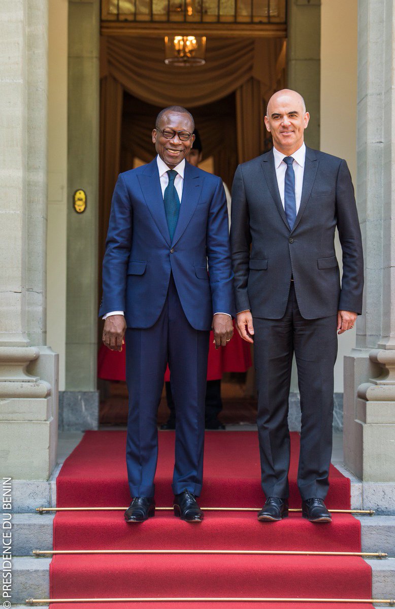 PresidenceBenin's tweet photo. 🇧🇯🇨🇭 : #Benindiplomatie #wasexo #VoyagePRBenin :
Arrivée ce mardi 22 mai 2018  du Président de la République S.E.M #PatriceTalon au  Palais fédéral , Manoir du Lohn à Kehrsatz  (Berne) , où il a été accueilli  avec les honneurs militaires par le Président @alain_berset https://t.co/4YASTTUBJK