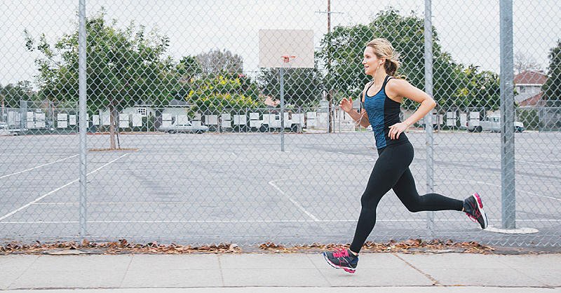 FitnessMagazine's tweet photo. 10 Unexpected Ways Your Life Changes During Marathon Training https://t.co/FPz1nUxwyr https://t.co/bogSbta0ng