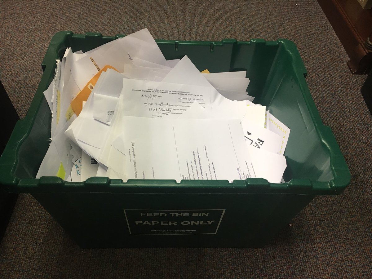 ahmacon's tweet photo. Recycling everyday at work. #oceancleanup #HHSOceanCleanup https://t.co/03bAJo0lhg
