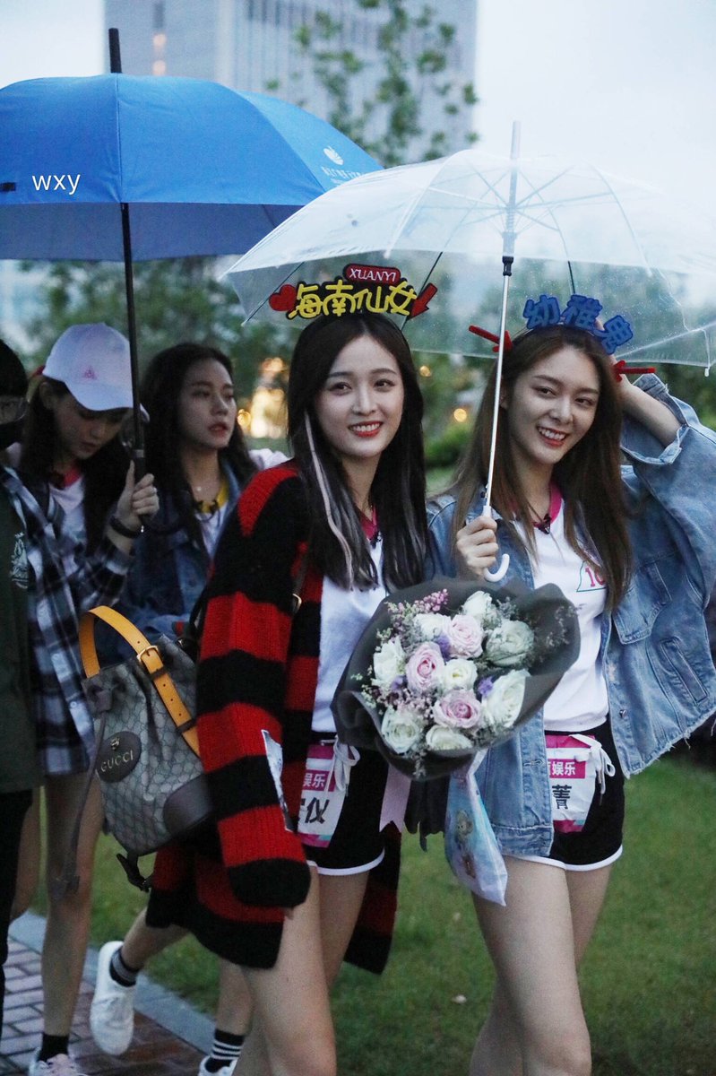 CpopisLOVE's tweet photo. 180522

FuJing with XuanYi 👭☔

#FuJing #XuanYi #Produce101China #trainee18 #yhgirls 

Cre : Wasilly- https://t.co/gGXHmntDT2