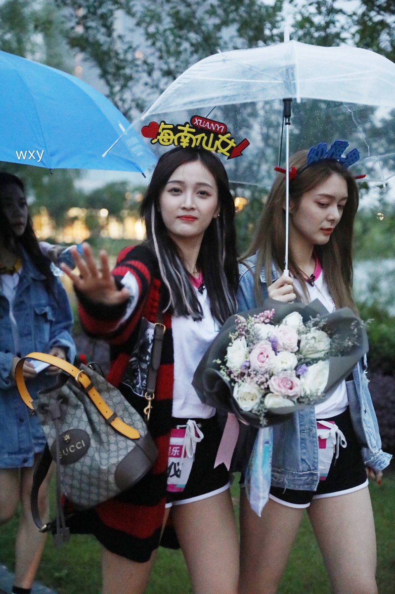 CpopisLOVE's tweet photo. 180522

FuJing with XuanYi 👭☔

#FuJing #XuanYi #Produce101China #trainee18 #yhgirls 

Cre : Wasilly- https://t.co/gGXHmntDT2