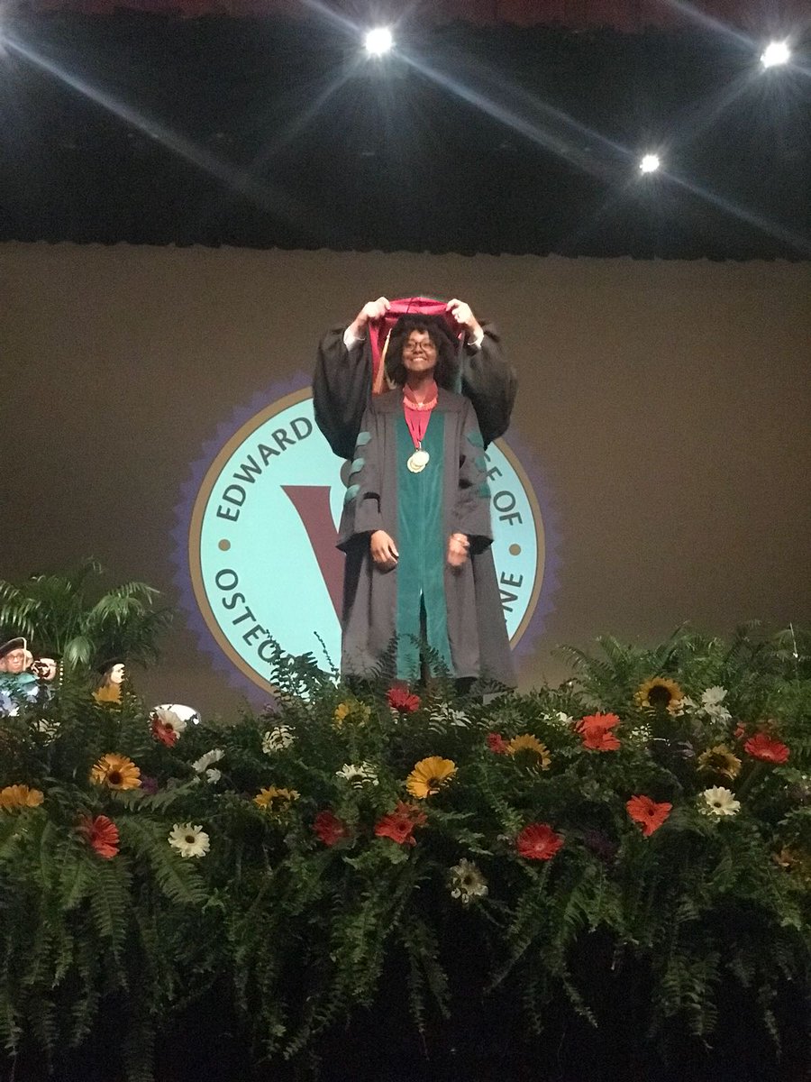 THenderson7's tweet photo. Boom...issa doctor!! @WomensHealthMag
@tyrabanks
@TheDoctors
@TheAtlantanMag
#BlackGirlMagic #FortheCulture #Medicine #osteopathicmedicine #FamilyMedicine #sportsmedicine  #AskTheDoctors https://t.co/qeMtGyh2bC