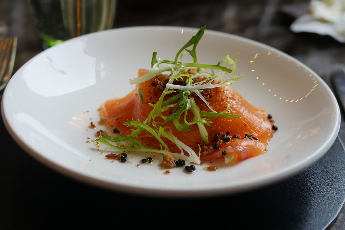 Lon_Unattached's tweet photo. This is the kind of Quick Lunch we think deserves plenty of time @SofitelLondonSJ #TheBalcon with @Hedonisttweets https://t.co/ORxViH4ZxM https://t.co/SHqvwxUln8