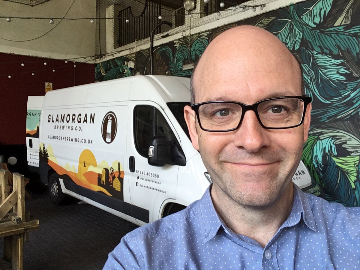 S1Reeves's tweet photo. Look what just showed up outside @TORtheatre. @GlamBrewingCo - could happily drink entire contents waiting for preview of #Mydidae https://t.co/5D7Am45Hcc