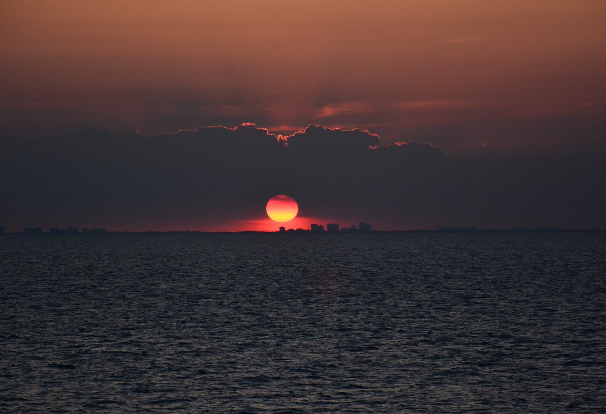 hanslagerweij's tweet image. Sunset over #Miami, taken from the #VictoryI on its way to #Cuba