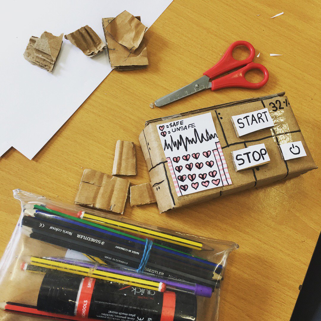 outputarts's tweet image. Making technical equipment in @OasisRyelands year 5 today for #lostinspace project with @SavvyTheatre #cardboardengineering @ace__london