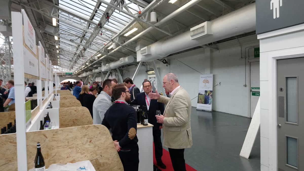 closcorvi's tweet photo. #ClosCorVi ‘s white wines @VinosDOValencia at the #londonwinefair to strengthen our presence in the demanding British market @SpanishWinesUK https://t.co/mkoWSa6G3h