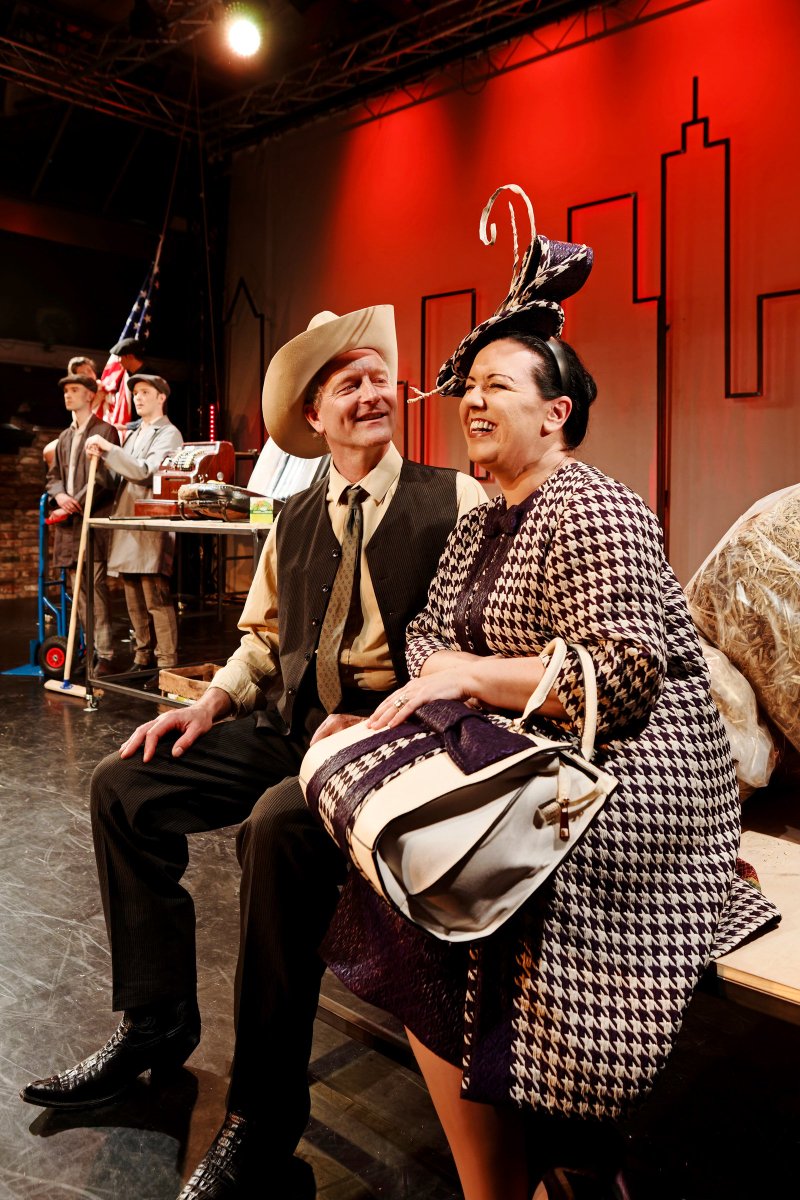 HELLO, DOLLY! an der <a href="/KammeroperKoeln/">Kammeroper Köln</a> 
Kritik: choices.de/hello-dolly-ka…
Foto: Magdalena Spinn #musical