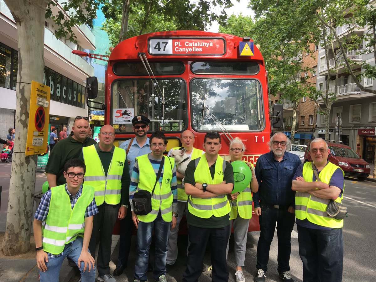 FabraCentre's tweet photo. A tot l'equip que va fer possible aquest dia especial: gràcies a totsi totes! #FabraCentre #FabraIPuig #SantAndreu #NouBarris #Barcelona #Comerç #Arcabus #jovespectacle https://t.co/QaIqKVx9Op