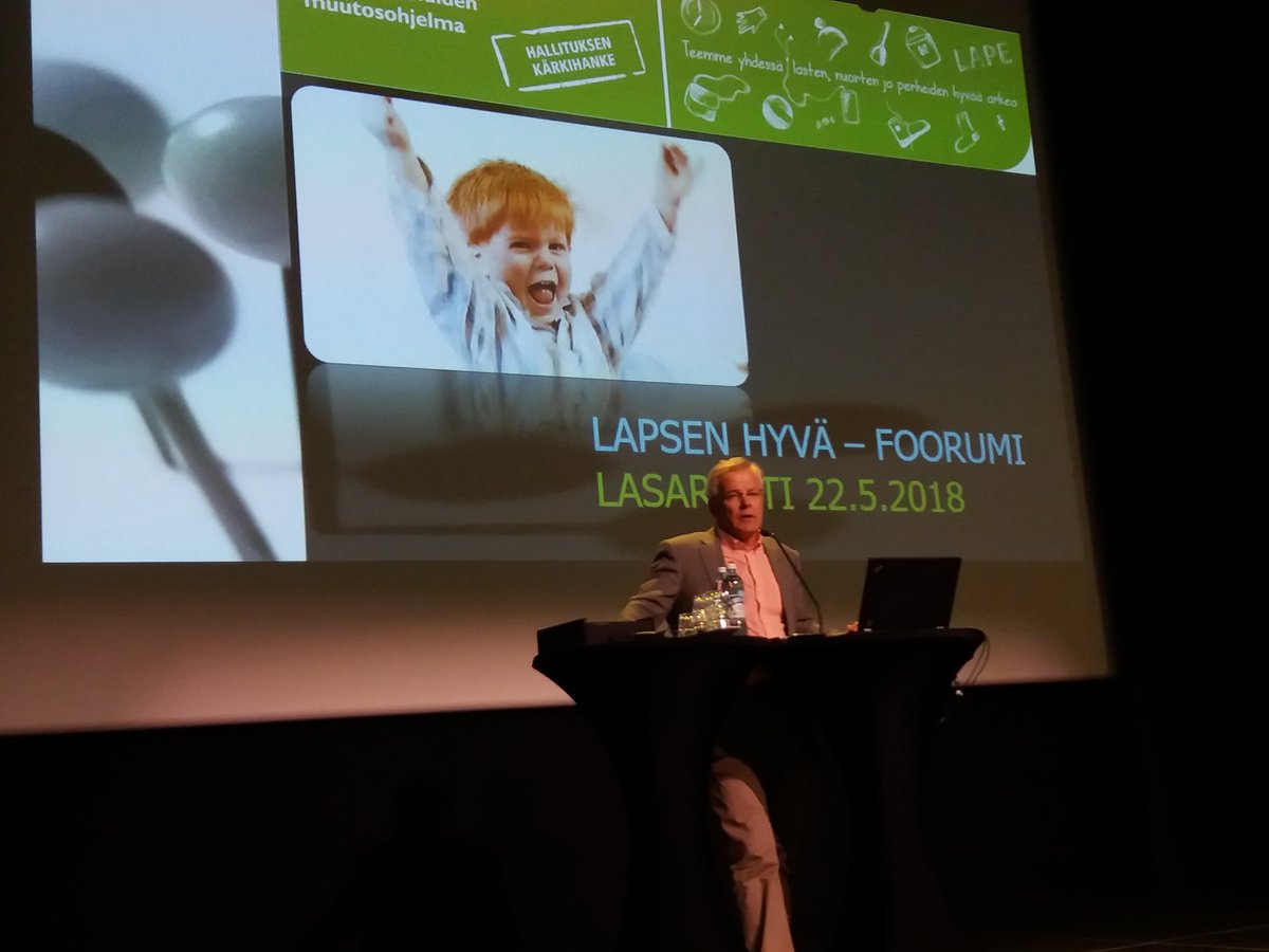 PP_LAPE's tweet photo. Raahen seudun hyvinvointikuntayhtymän johtaja Hannu Kallungin päätössanat päättävät antoisan Lapsen hyvä-foorumin. #lapemuutos https://t.co/xdAawL19aX