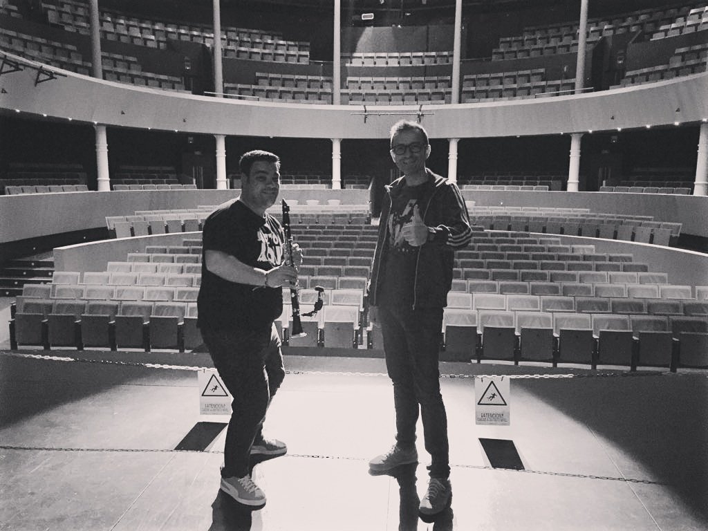 Han sido muchos pasicos hasta llegar a estos regalos, toca disfrutar!! #JazztoyAquiSinfonico <a href="/TeatroCircoAB/">TeatroCircoAlbacete</a> #Albacete <a href="/gachascomedy/">Gachas Comedy</a>