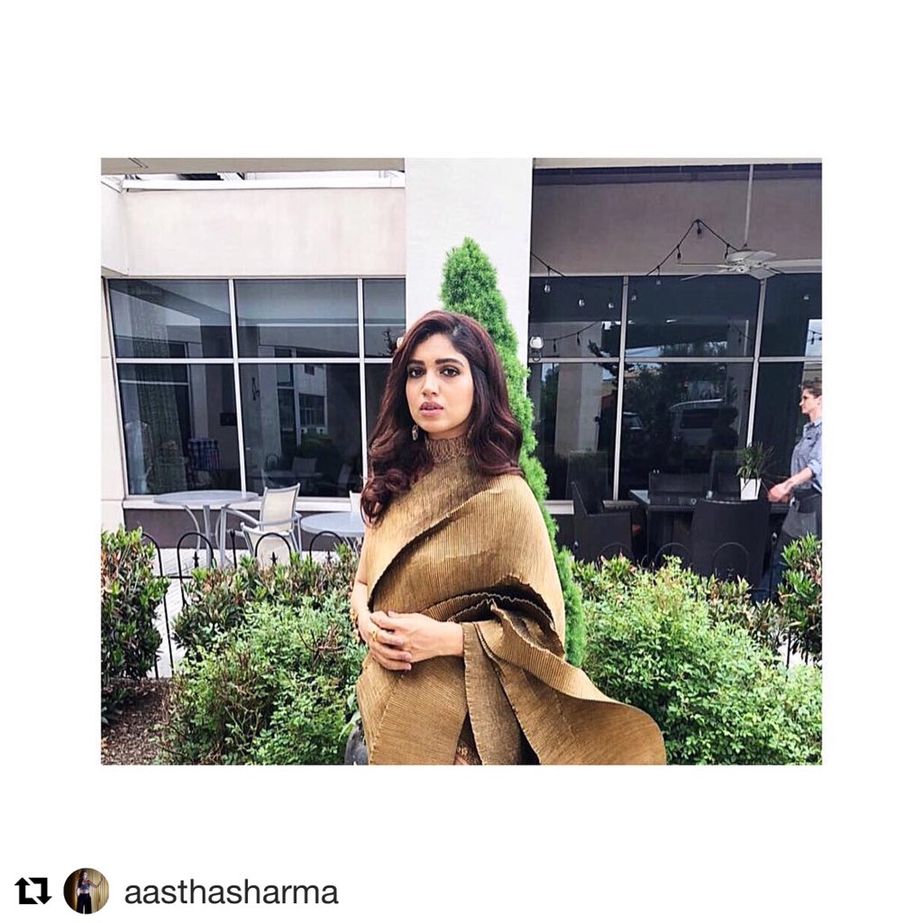 Kiranuttamghosh's tweet photo. #HowSheWoreIt Bhumi Padnekar in a metallic fluted saree with pleated drapes. @psbhumi @aastha06 https://t.co/GLxRM8HYgb