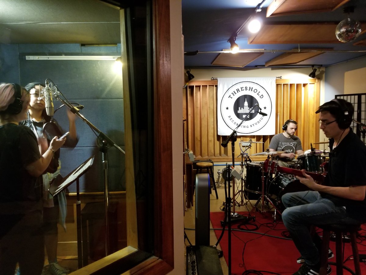 RoadRecovery's tweet photo. Last night @ThresholdNYC hosted a recording session with #RoadRecovery #sober youth in #RecoveryTrax Program to explore their creativity while supporting their #recovery || #TraxProgram #nonprofit thanks @ShineMakerOrg #AtranFoundation @shure || Learn More https://t.co/AqmTJg0Ylx https://t.co/ADmEQvgksT